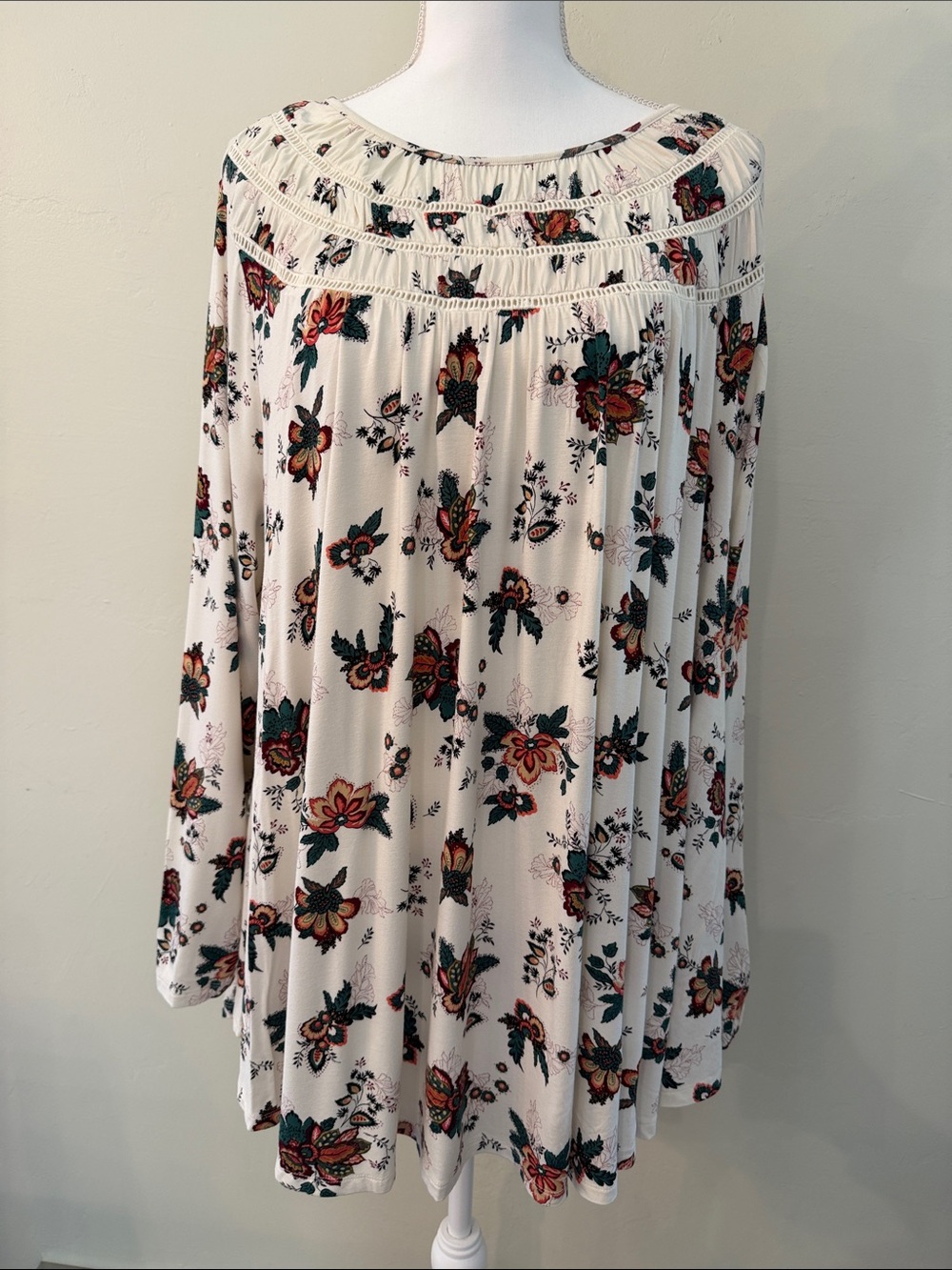 Lane Bryant Women's Long sleeve Cream Floral Flowy Top 18/20